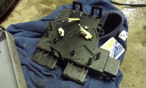 IMAG0005.jpg (474.86 KiB) Zobrazeno 10748 x Pružné nesmysly které tlačí na převodovku.Mírně jsem je napružil páč jsem měl podezření že můžou špatně doléhat ke kolu převodovky.