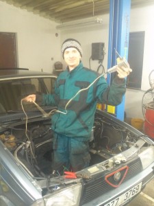 Elektrikar v akci ( JÁ ):-) tak to dopada, kdyz se svazky trochu pripecou ke svodum :-D
