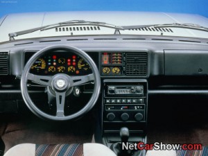 Lancia-Delta_HF_4WD_1986_photo_06.jpg