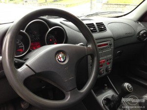 7904860-alfa-romeo-147-1-6-ts16v-88kw-rok-2001-servisni-kniha--2.jpg